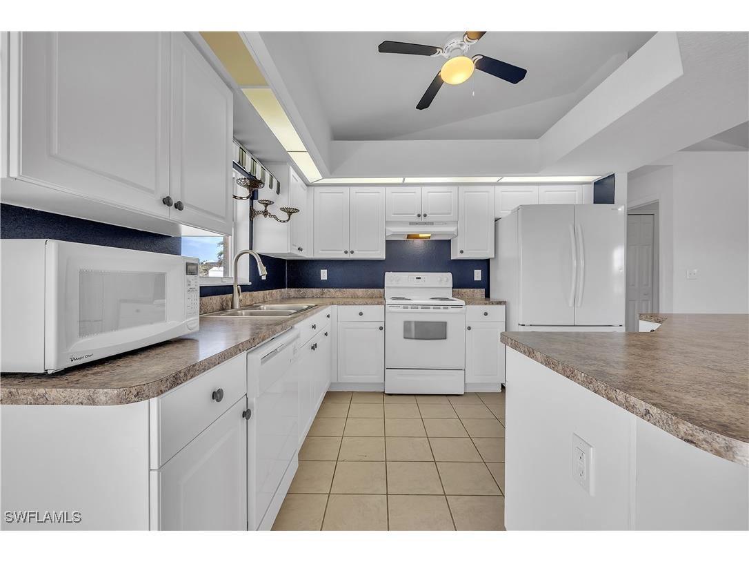 916 NE 4th Place Cape Coral FL 33909 226005851 image13