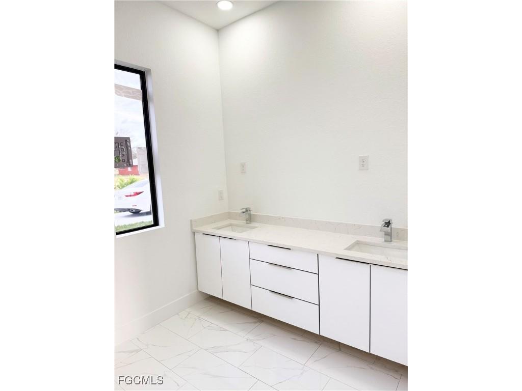 916 Nicholas Parkway W Cape Coral FL 33991 2026000345 image18