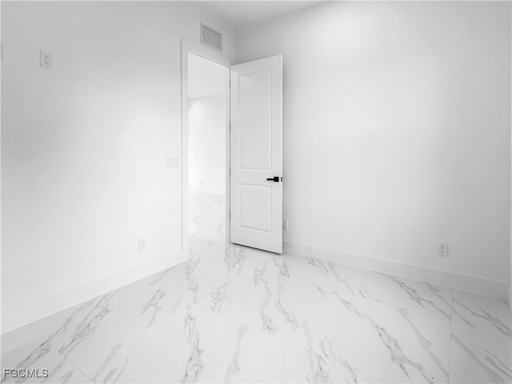 916 Sara Avenue N Lehigh Acres FL 33971 2025020381 image17