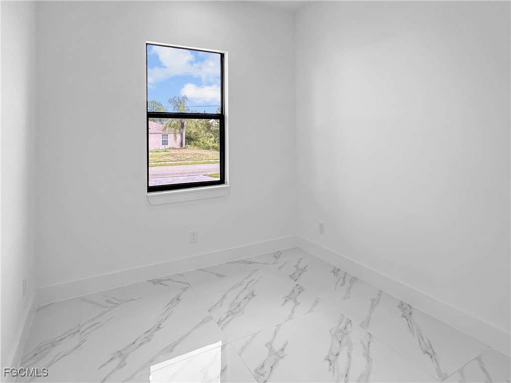 916 Sara Avenue N Lehigh Acres FL 33971 2025020381 image18