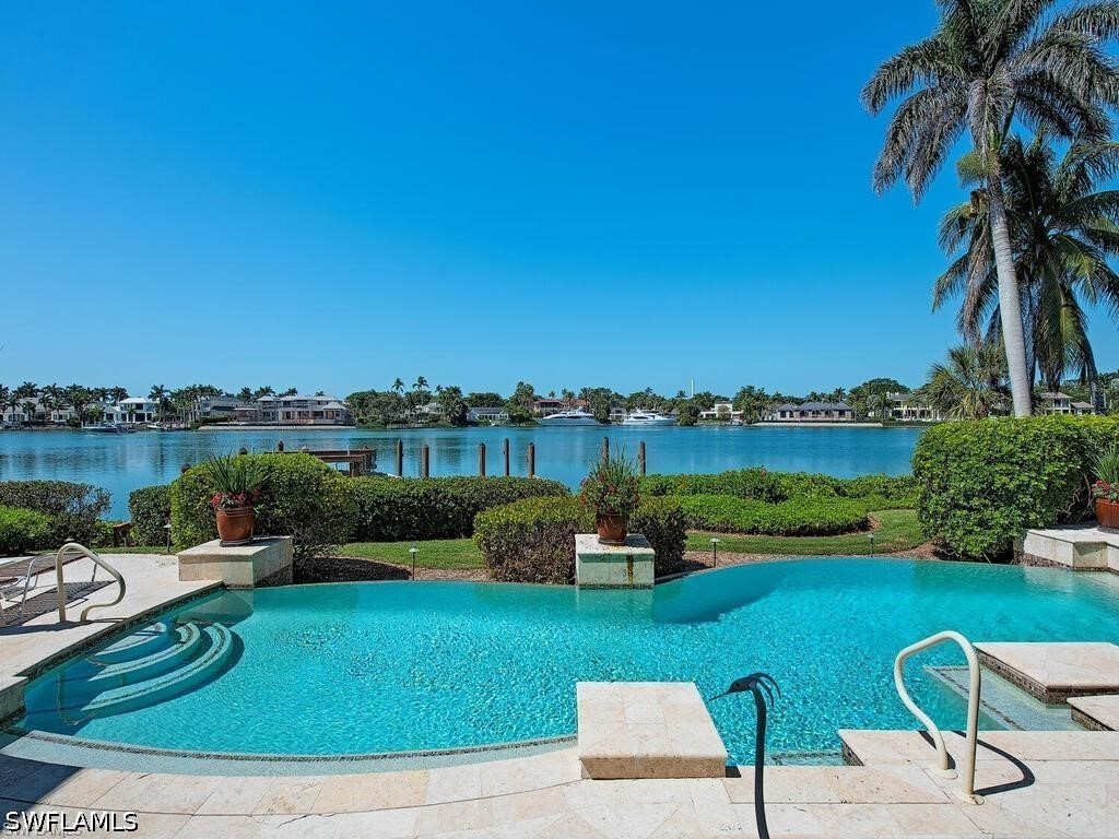 916 Spyglass Lane Naples FL 34102 226022692 image1