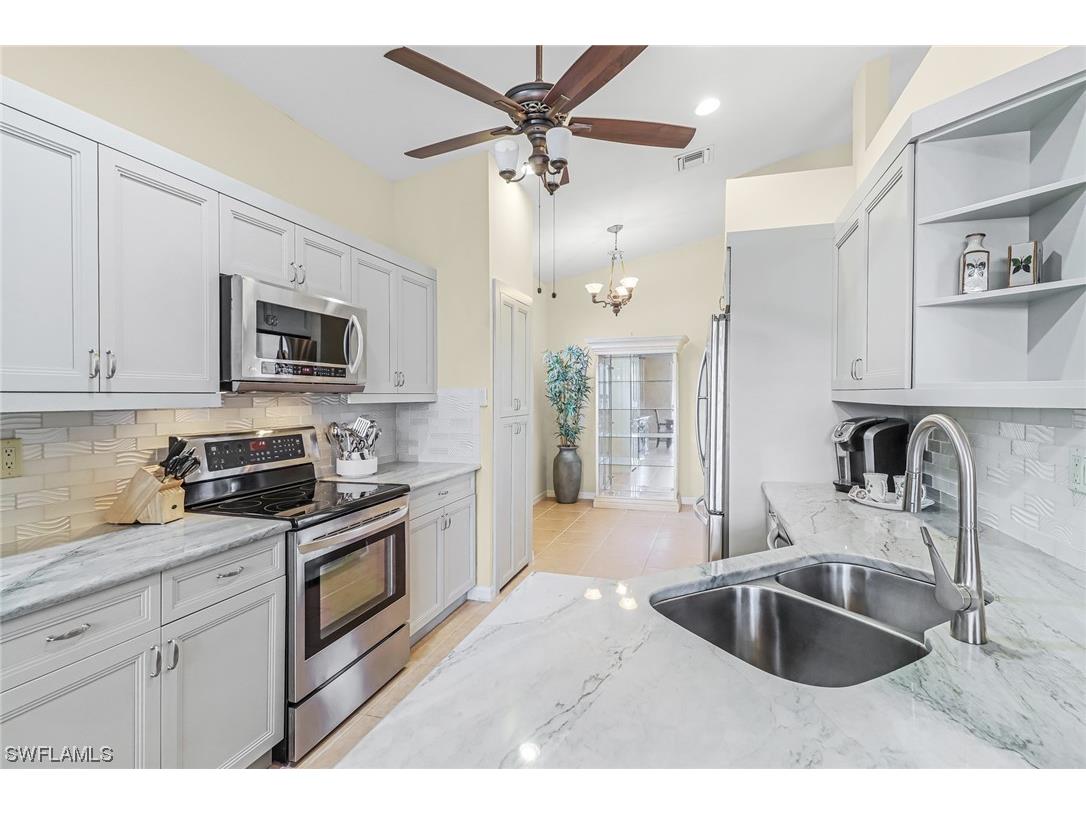 9163 Springview Loop Estero FL 33928 224009782 image1