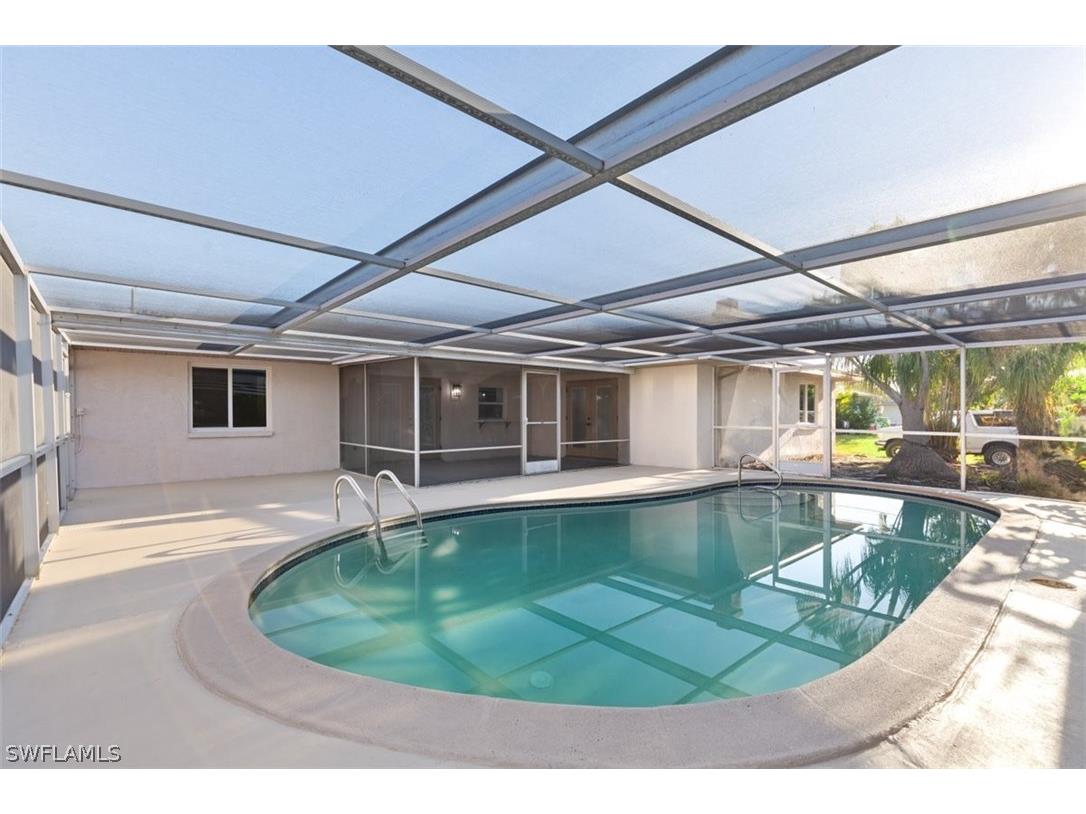 9165 San Carlos Boulevard Fort Myers FL 33967 224035780 image1