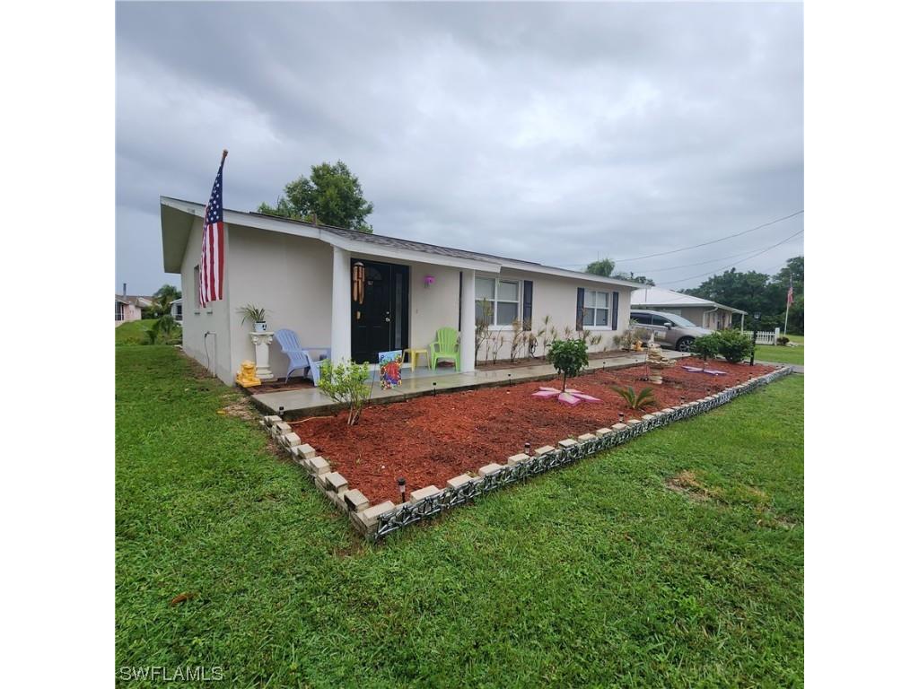 917 Iris Drive North Fort Myers FL 33903 223042335 image1