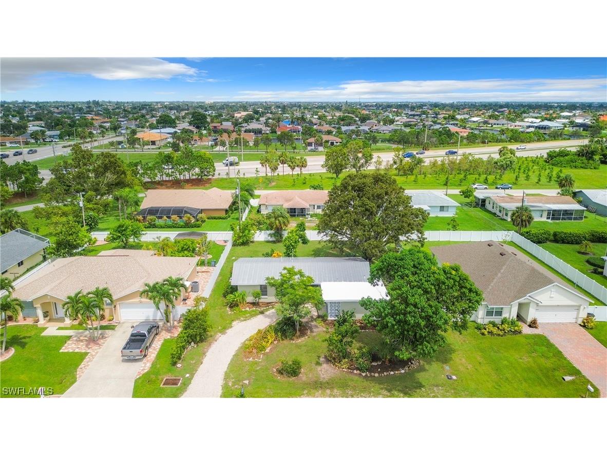 917 SE 25th Lane Cape Coral FL 33904 223063424 image1