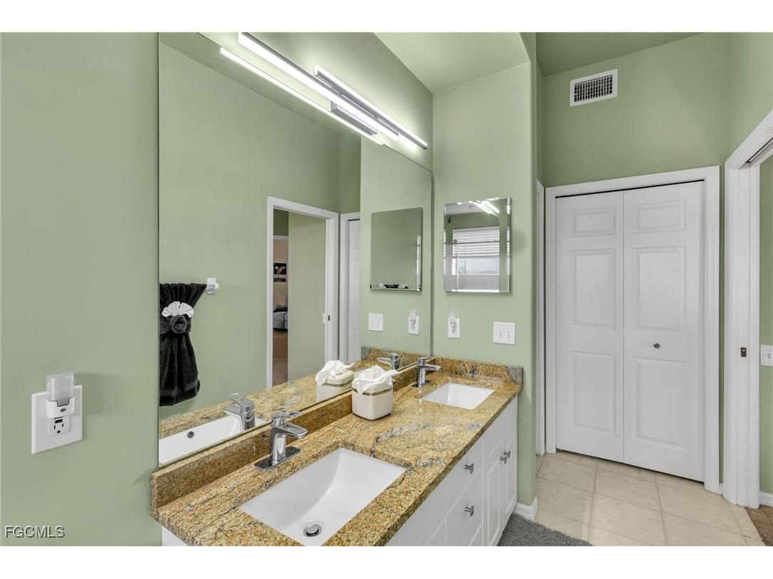 9170 Southmont Cove #302 Fort Myers FL 33908 2025021478 image25
