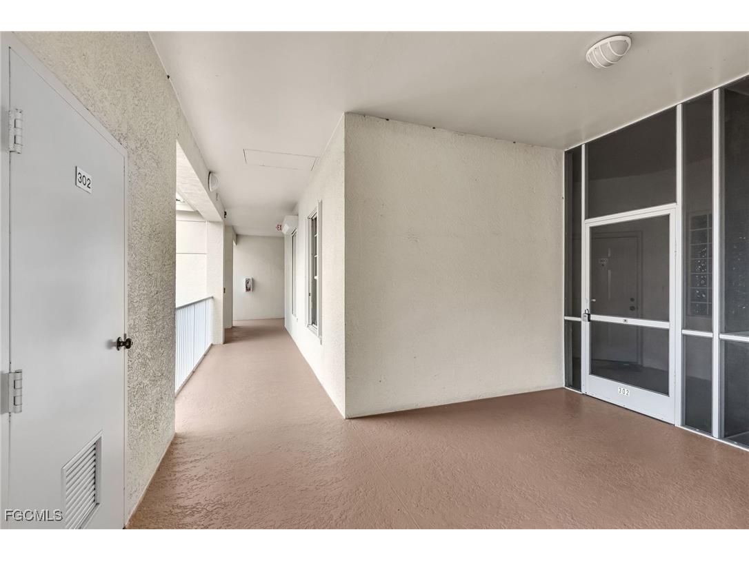 9170 Southmont Cove #302 Fort Myers FL 33908 2025021478 image29