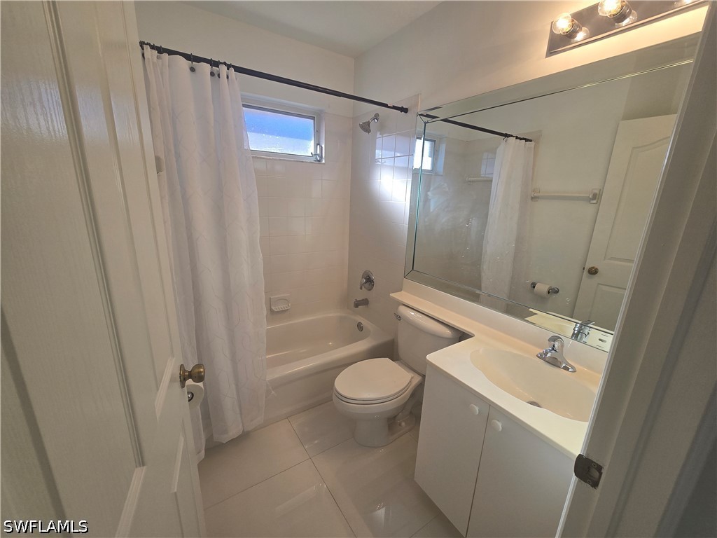 9175 Michael Circle #4 Naples FL 34113 226015383 image26