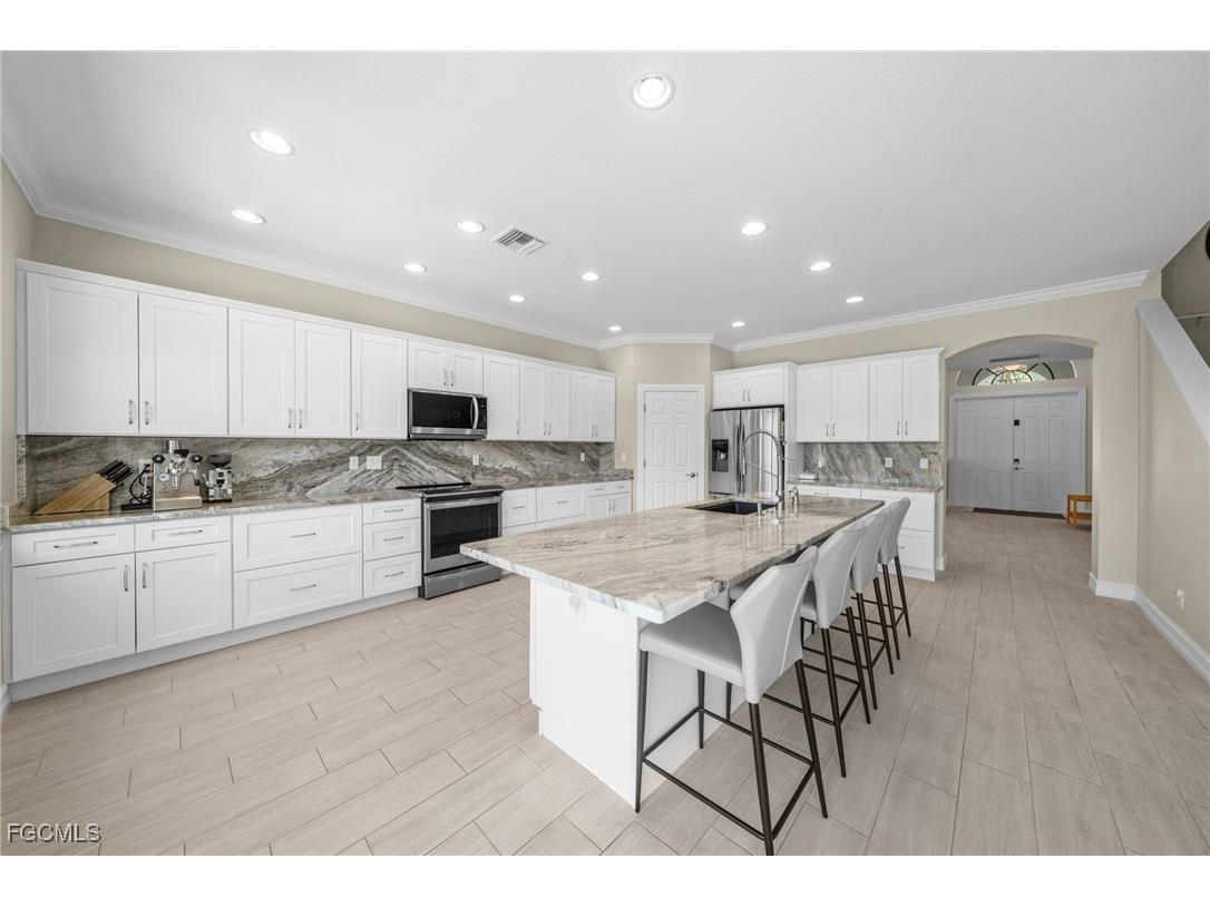 9182 River Otter Drive Fort Myers FL 33912 2025024508 image10