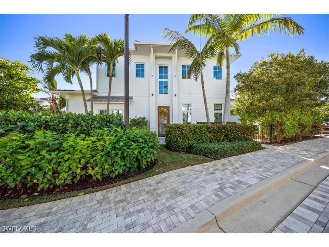 9188 Mercato Lane Naples FL 34108 223005455 image1