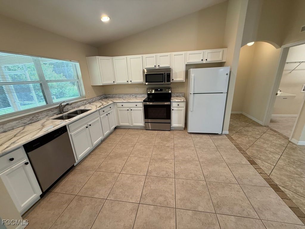 919 Berg Street E Lehigh Acres FL 33974 2025015044 image2