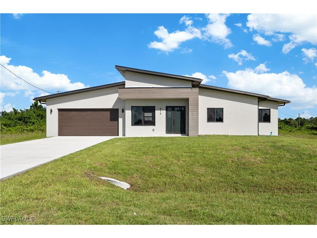 919 Columbus Boulevard S Lehigh Acres FL 33974 225073840 image1