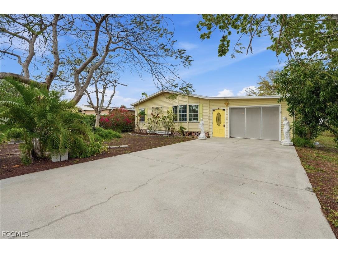 919 Manatee Road Naples FL 34114 2026012586 image1