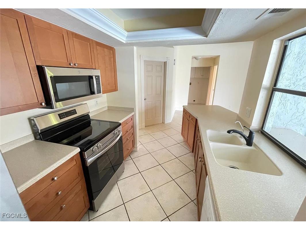 919 SE 21st Lane Cape Coral FL 33990 2025021310 image2