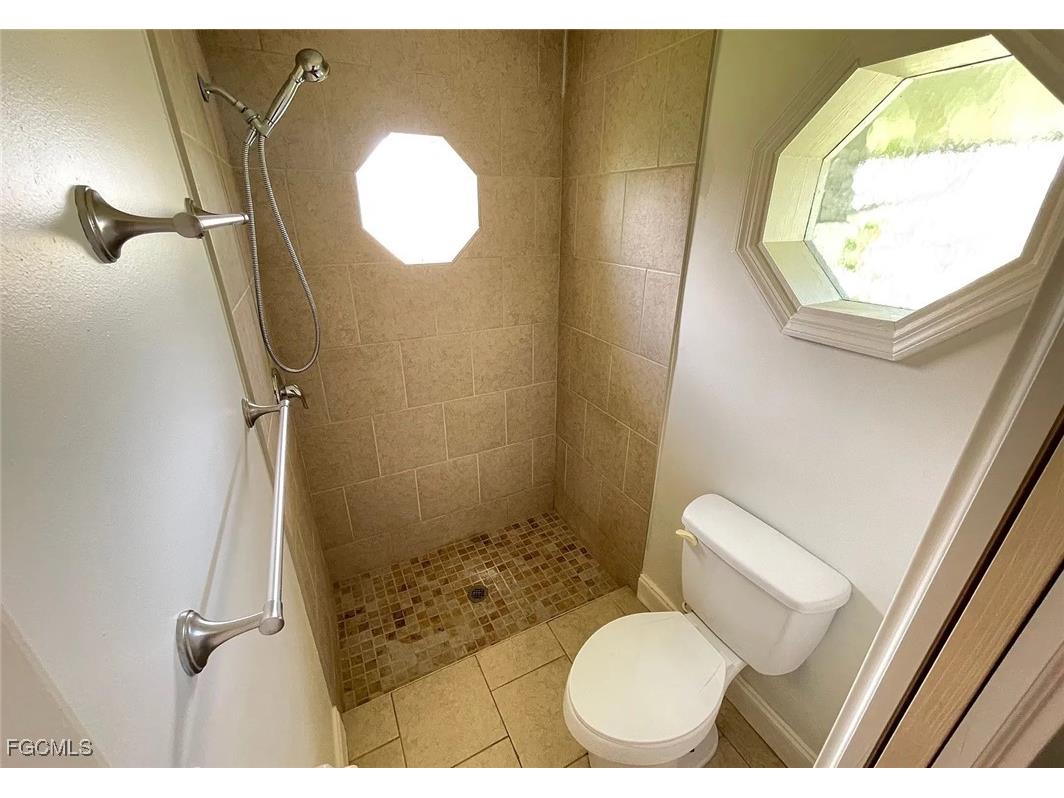 919 SE 21st Lane Cape Coral FL 33990 2025021310 image7