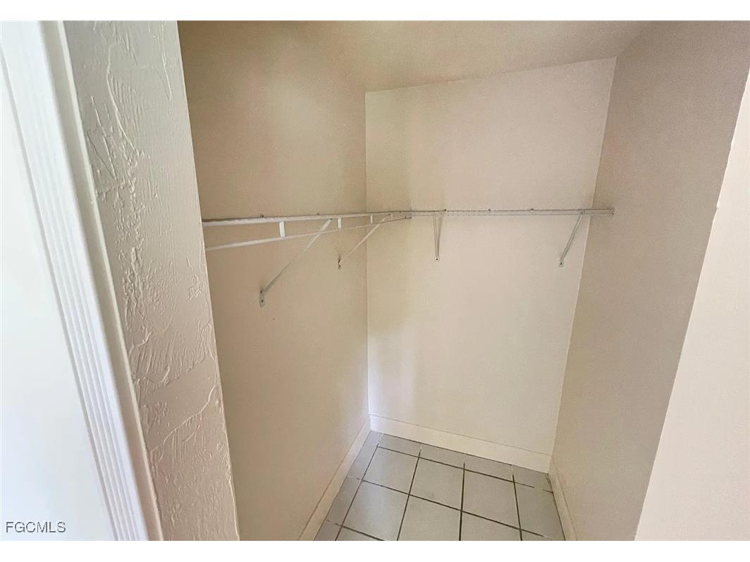 919 SE 21st Lane Cape Coral FL 33990 2025021310 image8