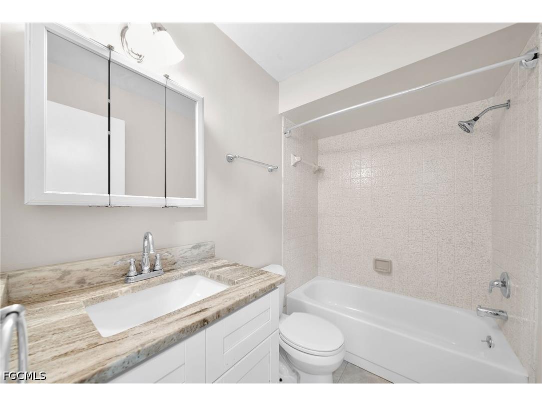 919 SE 5th Place Cape Coral FL 33990 2026021198 image10
