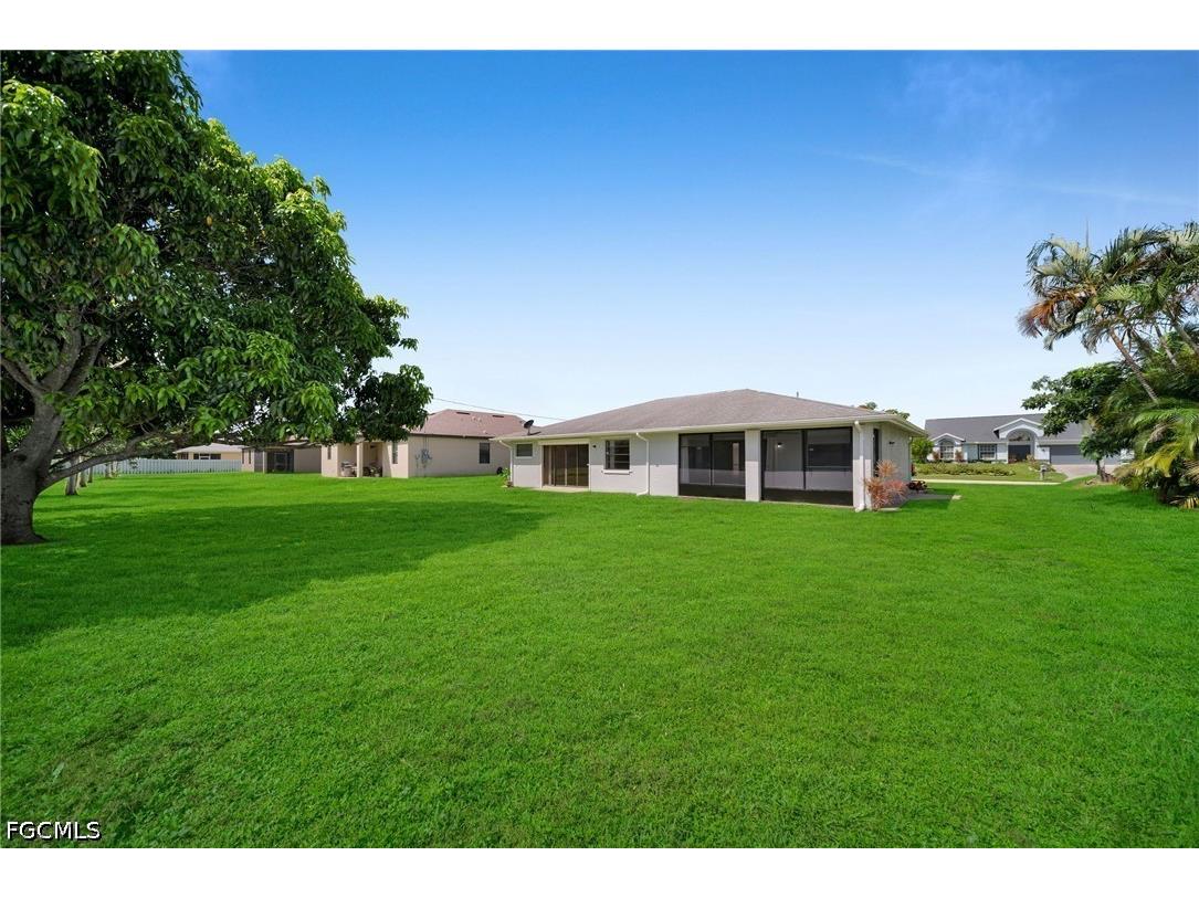 919 SE 5th Place Cape Coral FL 33990 2026021198 image19