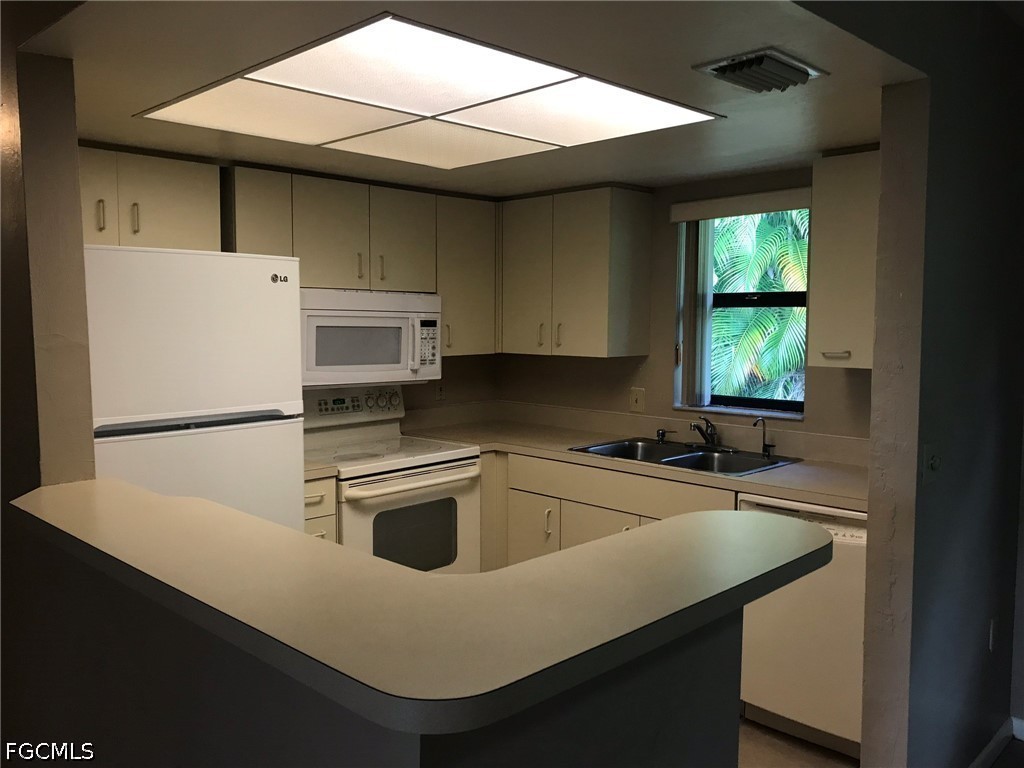 919 SE 8th Terrace #7 Cape Coral FL 33990 2026018372 image4