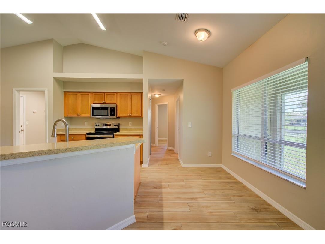919 SW 15th Place Cape Coral FL 33991 2025021850 image10