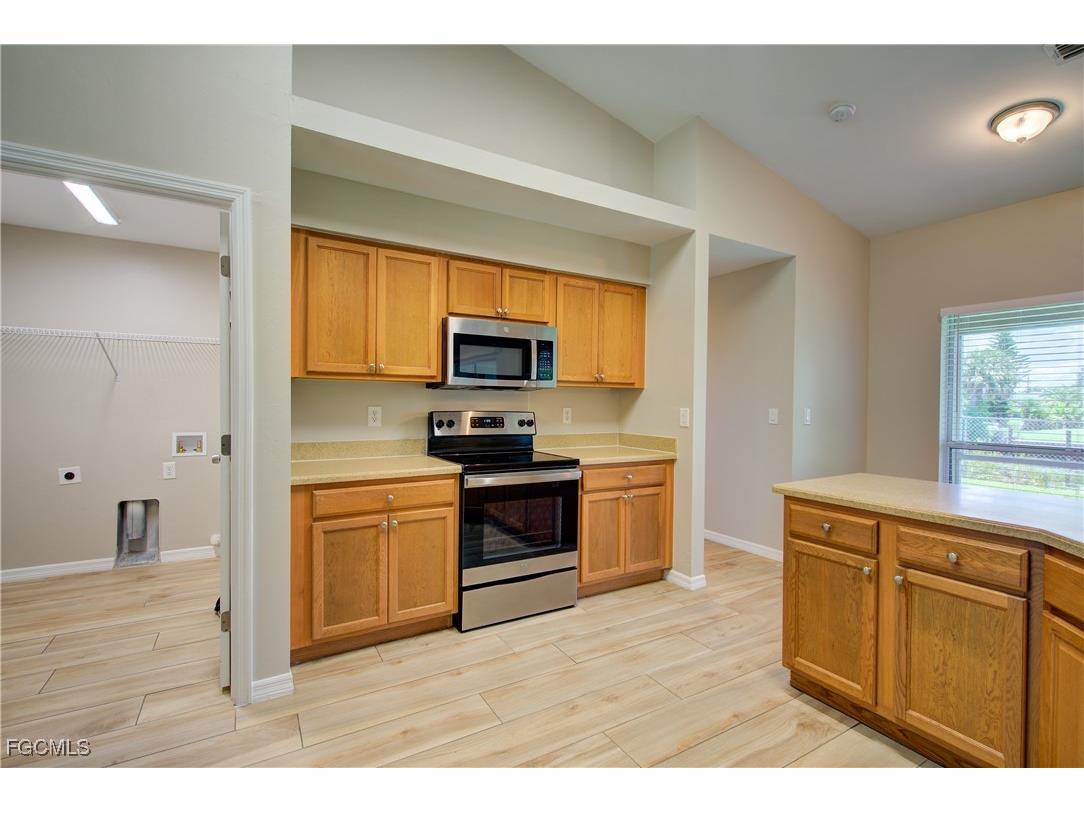 919 SW 15th Place Cape Coral FL 33991 2025021850 image11