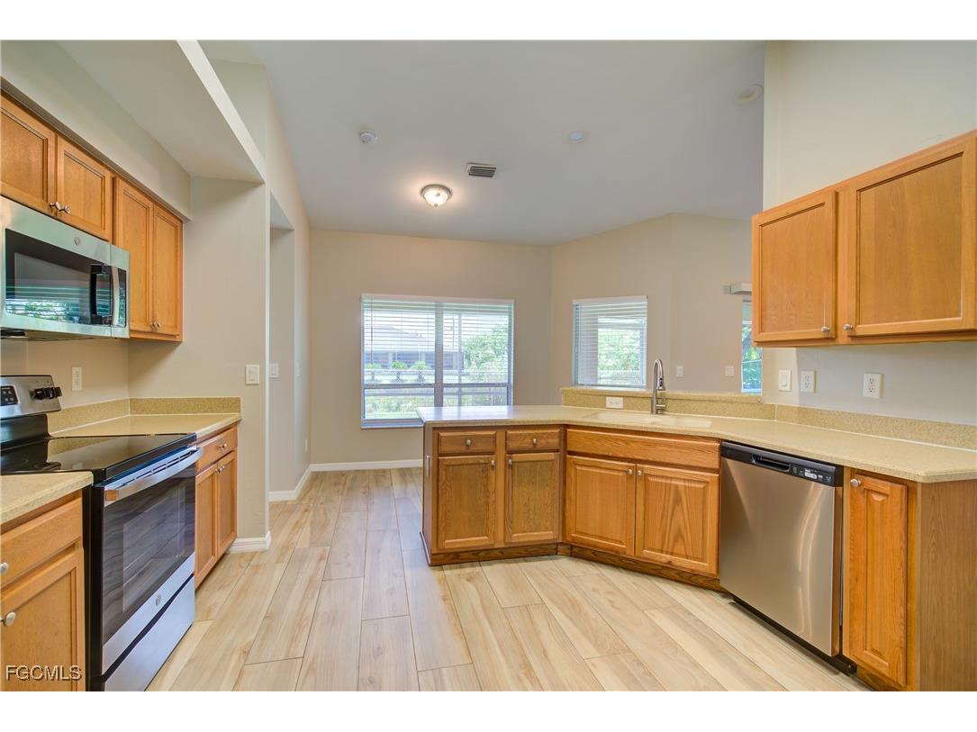 919 SW 15th Place Cape Coral FL 33991 2025021850 image12