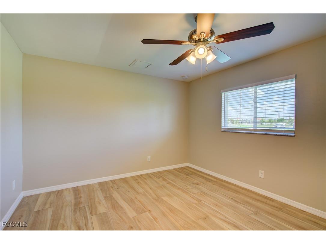 919 SW 15th Place Cape Coral FL 33991 2025021850 image28