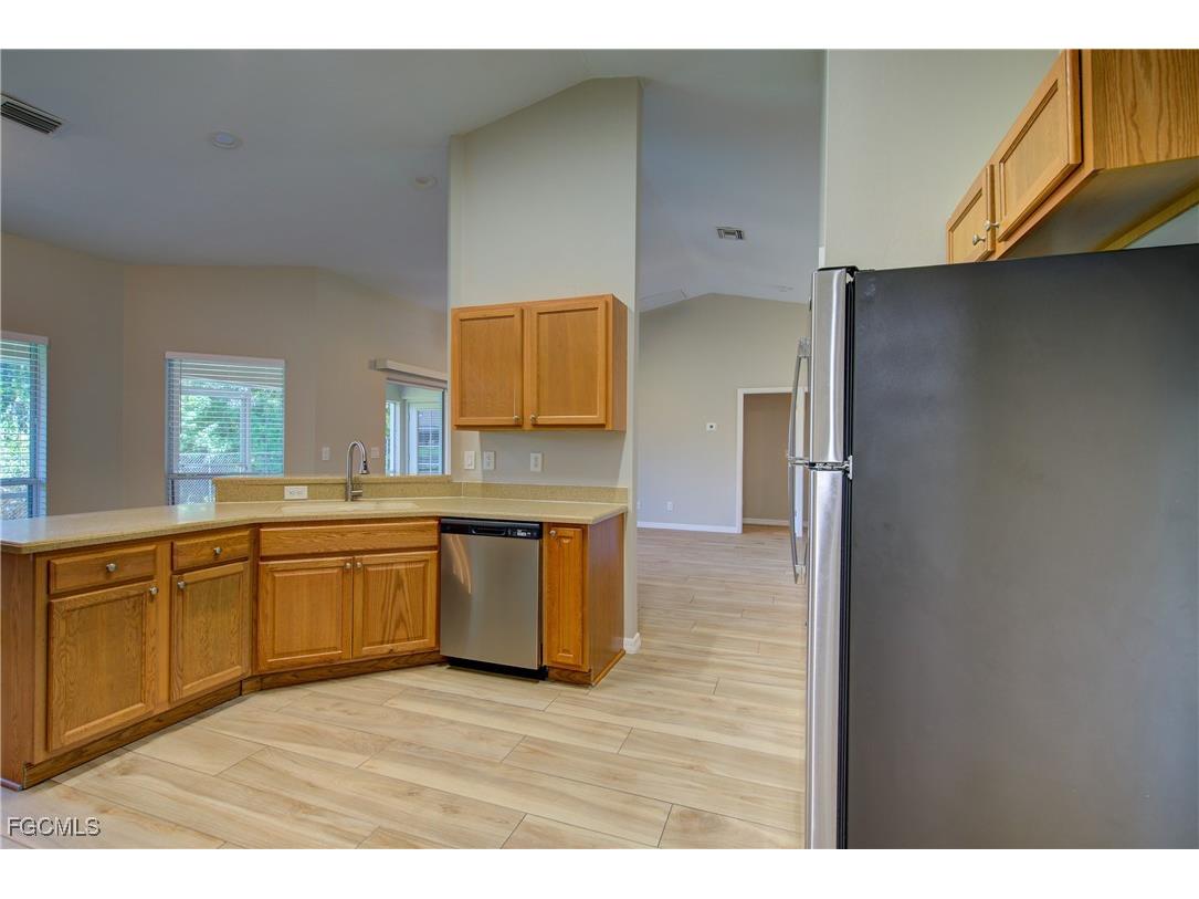 919 SW 15th Place Cape Coral FL 33991 2025021850 image9