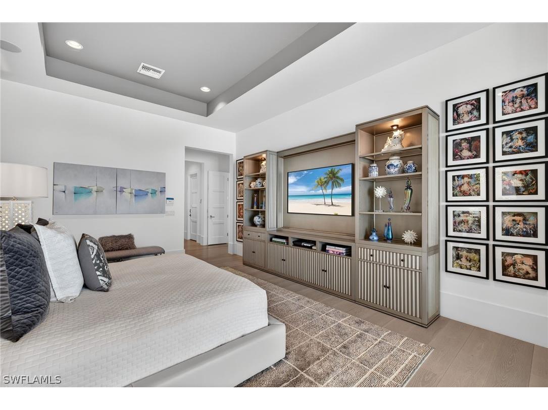 9193 Mercato Way Naples FL 34108 225085158 image22