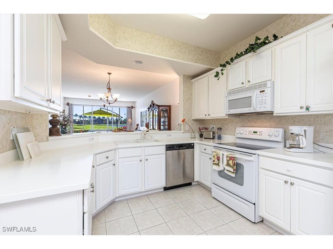 9195 Michael Circle #1303 Naples FL 34113 226003792 image3