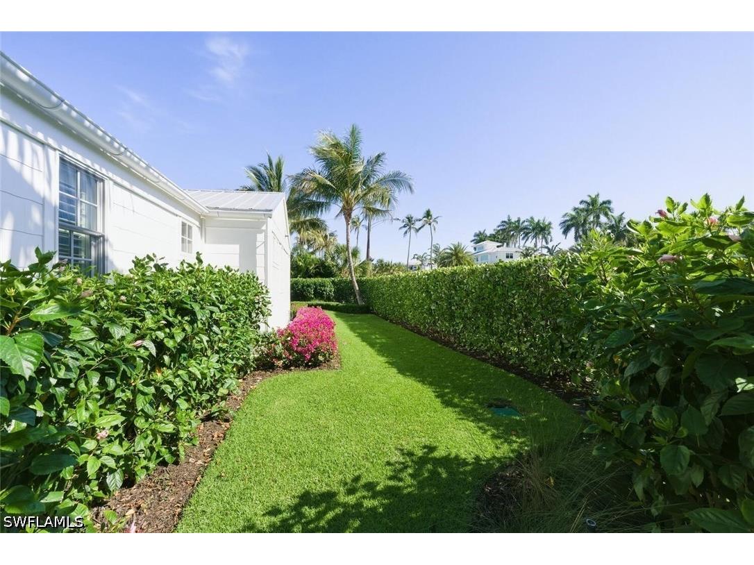 92 10th Avenue S Naples FL 34102 226009549 image39