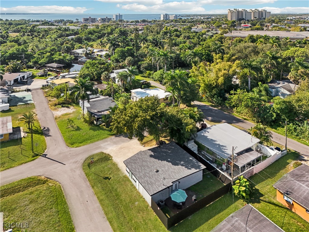 92 Oak Street North Fort Myers FL 33903 2025022208 image27