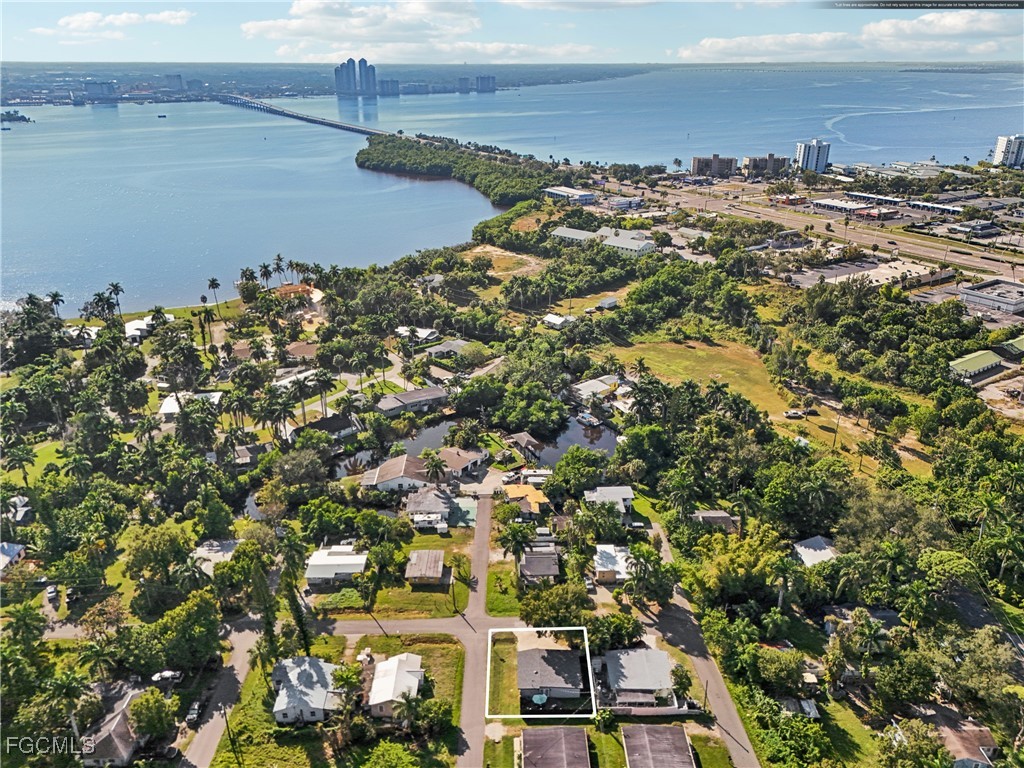 92 Oak Street North Fort Myers FL 33903 2025022208 image36