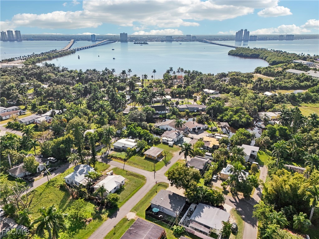 92 Oak Street North Fort Myers FL 33903 2025022208 image37