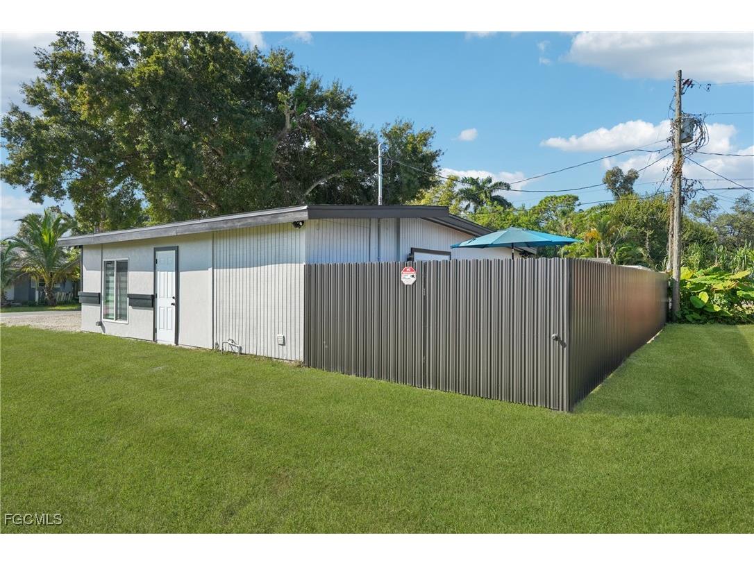 92 Oak Street North Fort Myers FL 33903 2025022208 image42