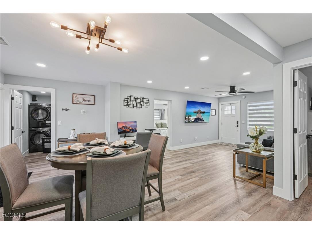 92 Oak Street North Fort Myers FL 33903 2025022208 image8