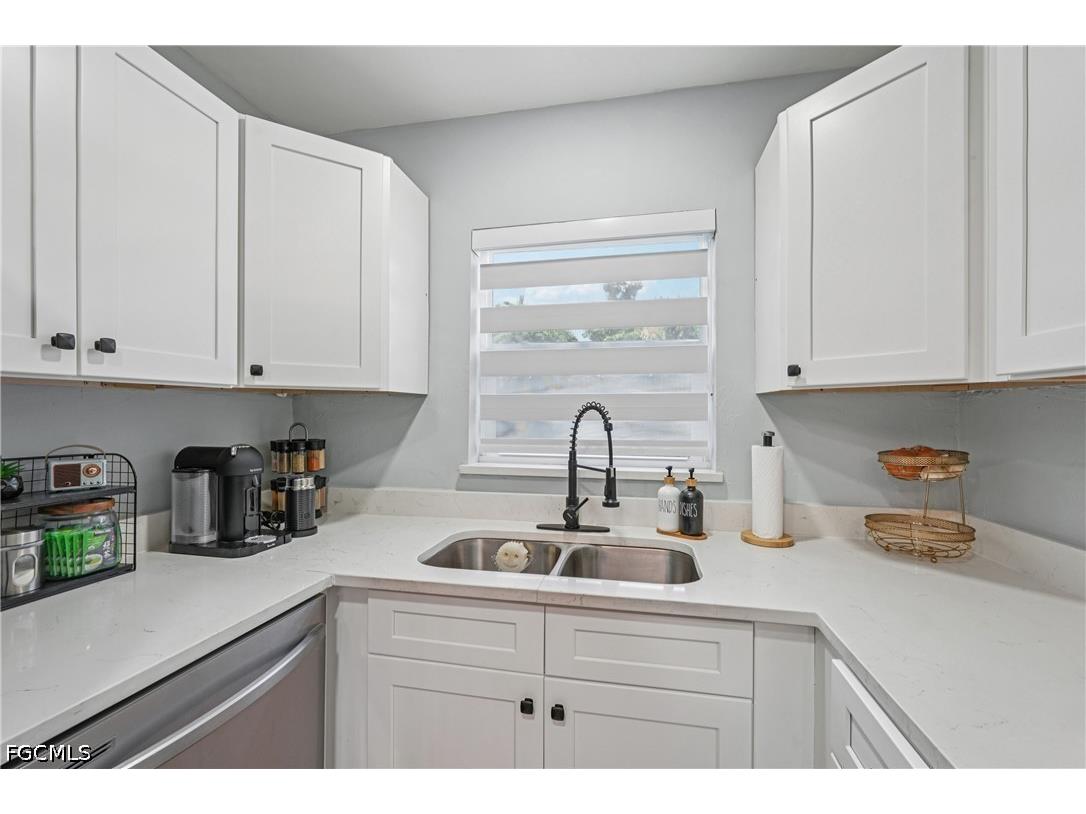 92 Oak Street North Fort Myers FL 33903 2026019096 image11