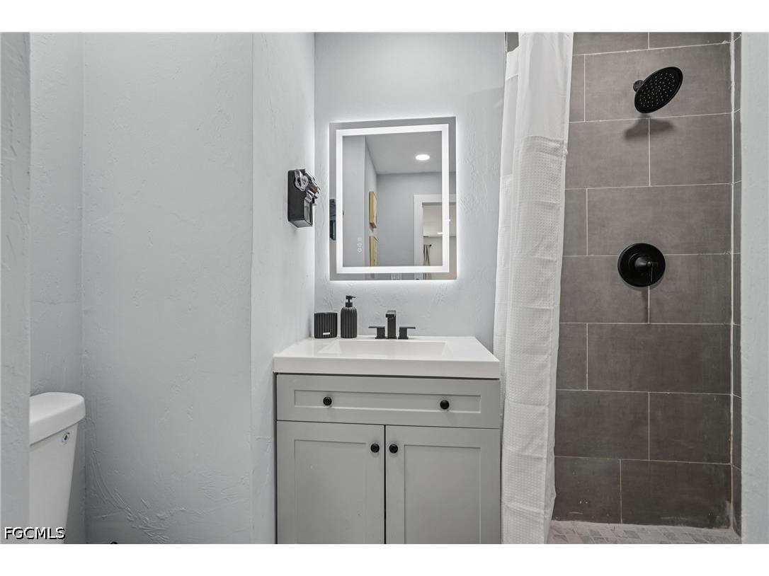 92 Oak Street North Fort Myers FL 33903 2026019096 image16