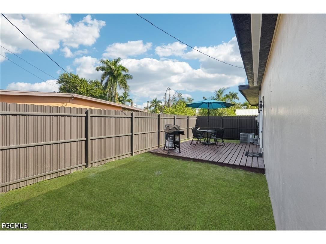 92 Oak Street North Fort Myers FL 33903 2026019096 image24