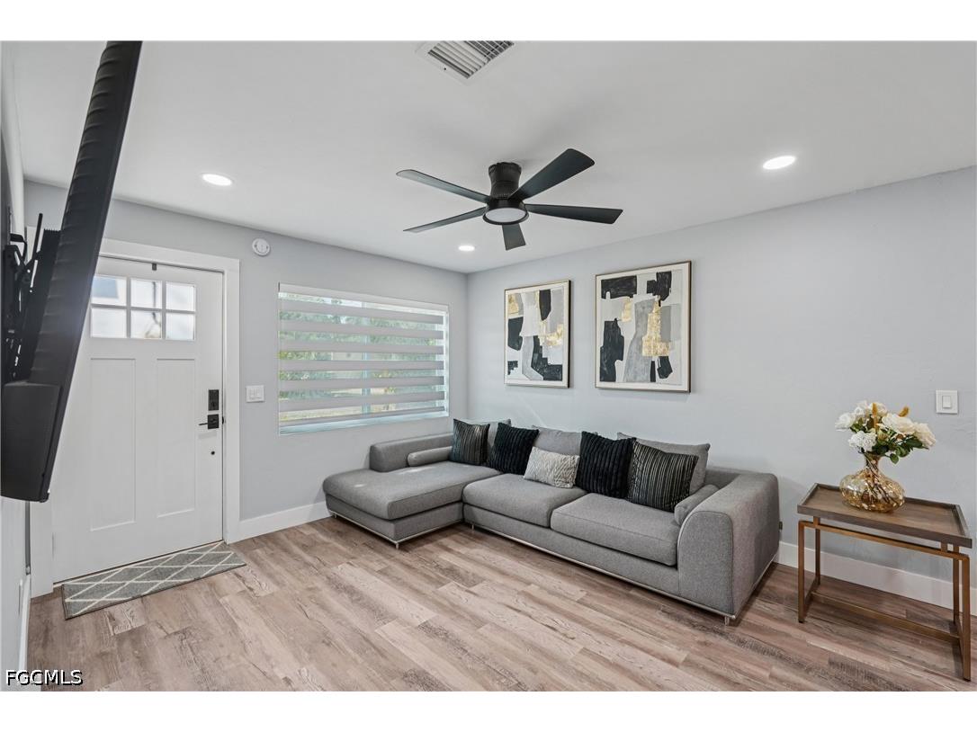 92 Oak Street North Fort Myers FL 33903 2026019096 image4
