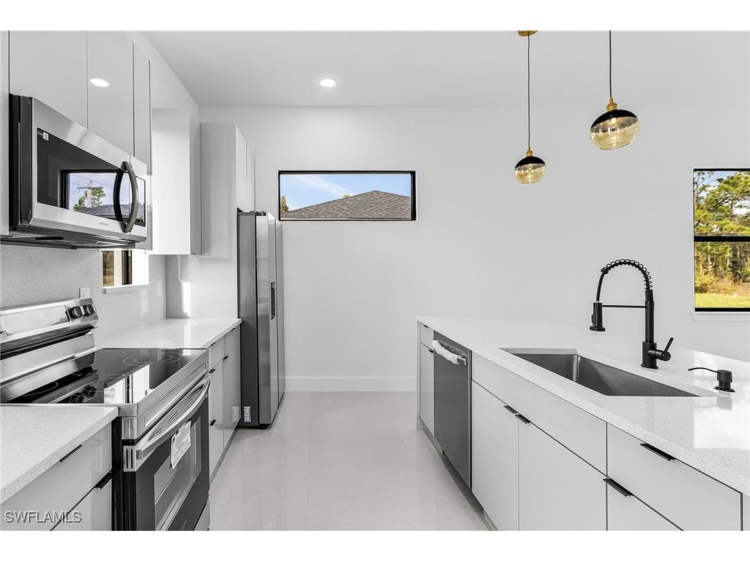 920 Anaconda Avenue S Lehigh Acres FL 33974 226004685 image4