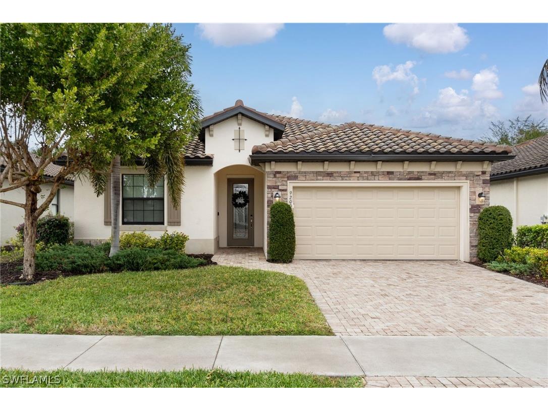9200 Woodhurst Drive Naples FL 34120 226006292 image1