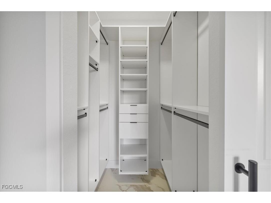 921/923 Andalusia Boulevard Cape Coral FL 33909 2025014849 image11