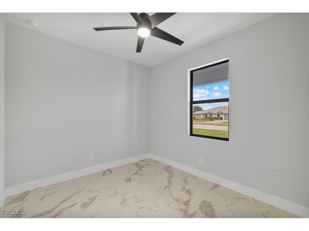 921/923 Andalusia Boulevard Cape Coral FL 33909 2025014849 image13