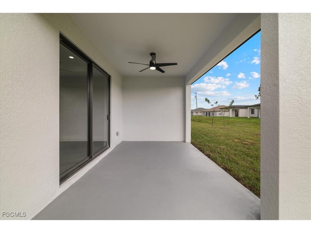 921/923 Andalusia Boulevard Cape Coral FL 33909 2025014849 image17