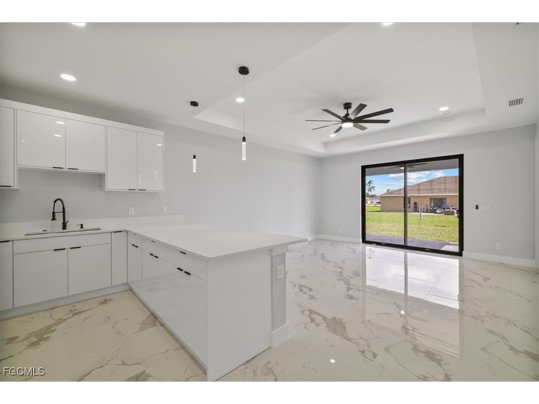 921/923 Andalusia Boulevard Cape Coral FL 33909 2025014849 image19