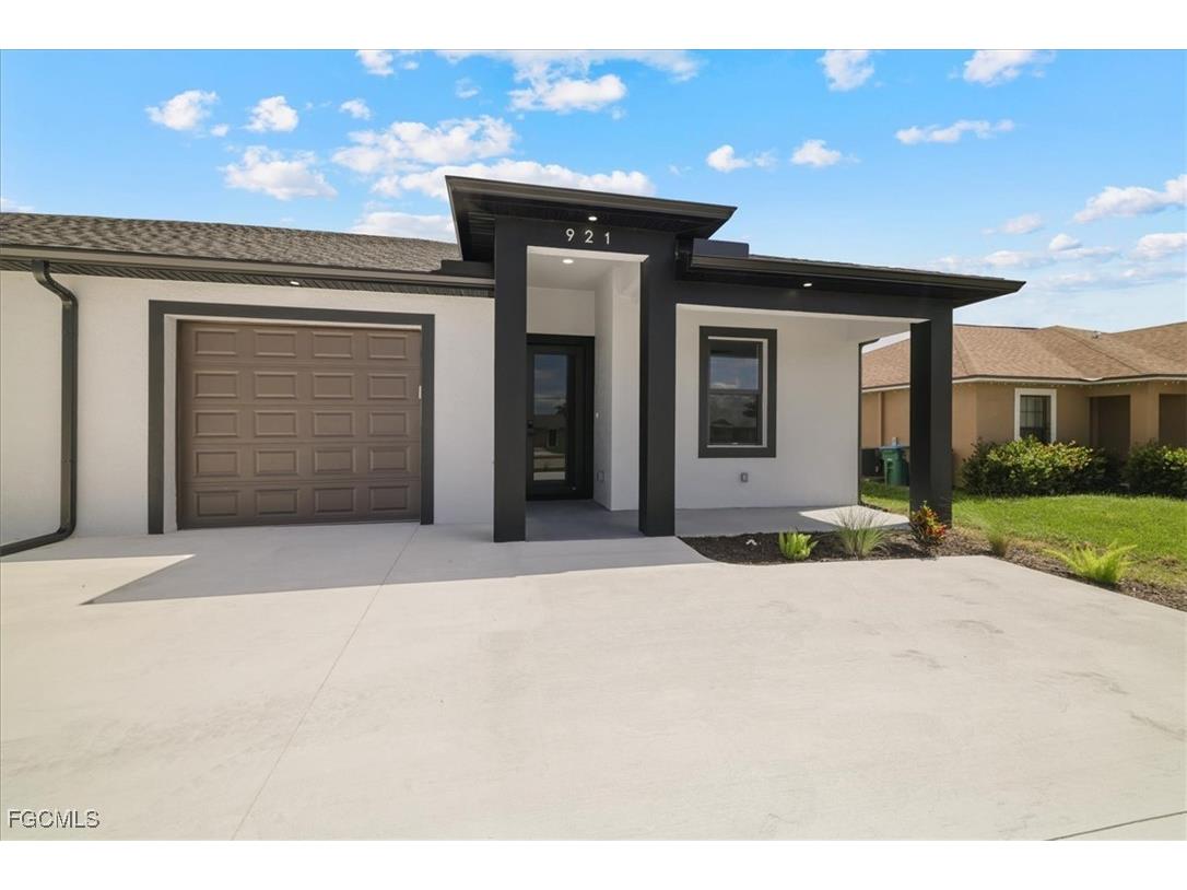 921/923 Andalusia Boulevard Cape Coral FL 33909 2025014849 image3