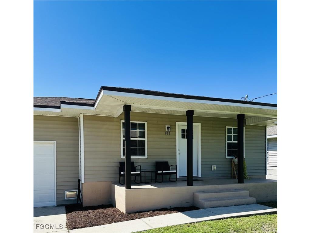 921 Henry Street Punta Gorda FL 33950 2025007078 image1