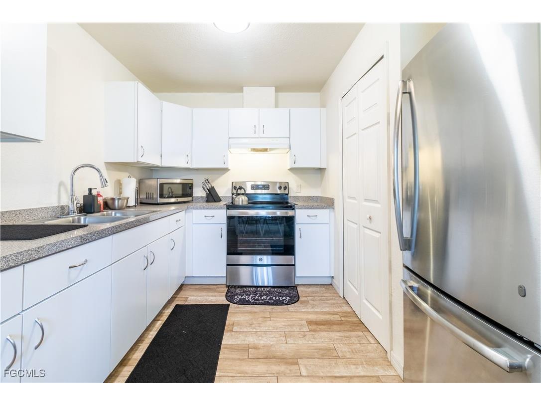 921 Henry Street Punta Gorda FL 33950 2025007078 image29