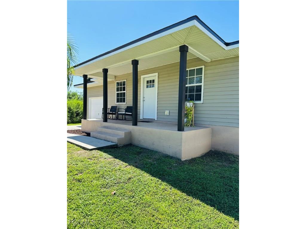 921 Henry Street Punta Gorda FL 33950 2025007078 image4